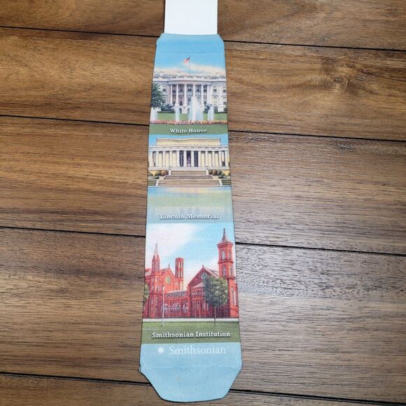 Smithsonian Calf Socks Washington DC - NWT - Picture 2 of 4